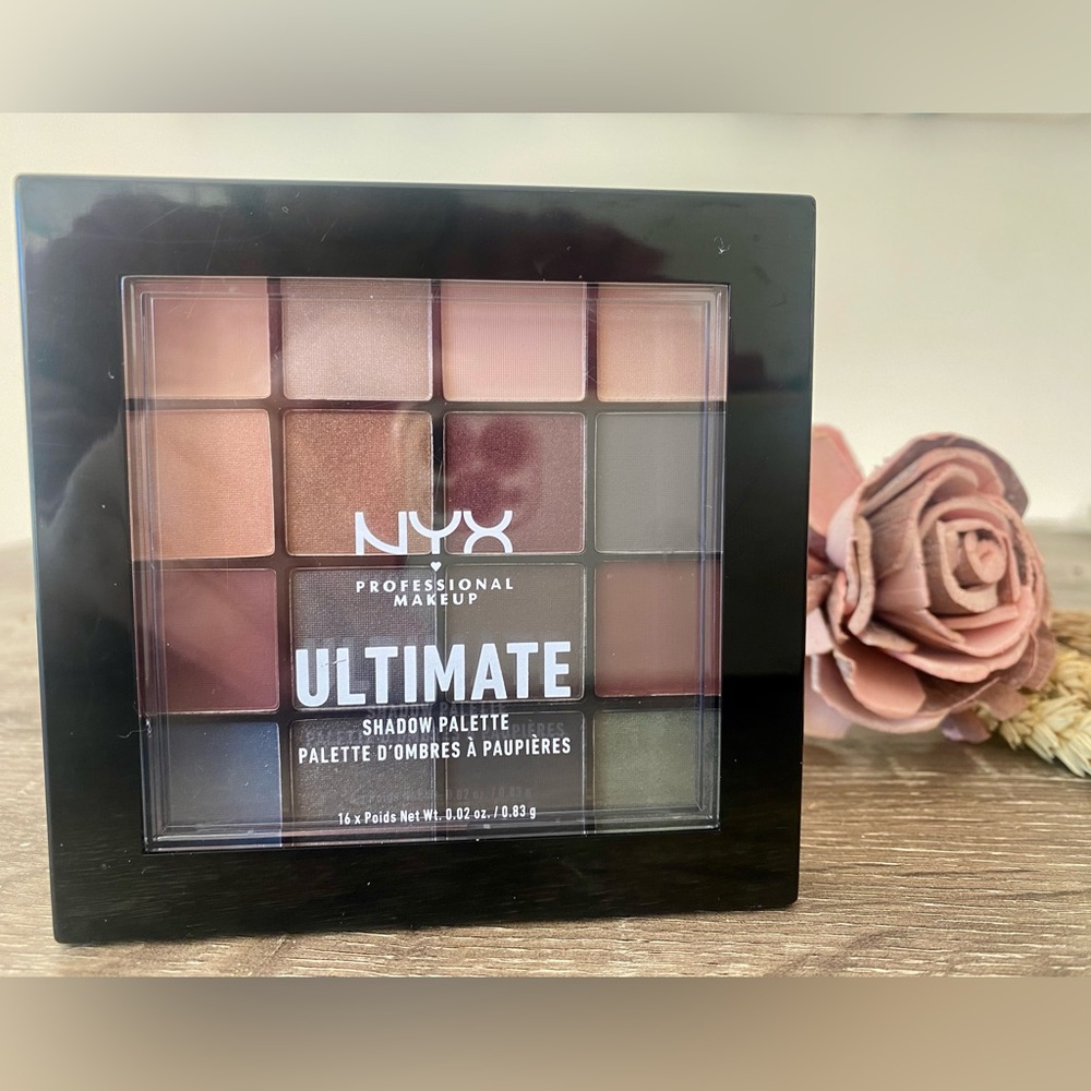 🔥SALE🏷️NWT NYX PROFESSIONAL MAKEUP ULTIMATE PALETTE SMOKEY & HIGHLIGHT USP01